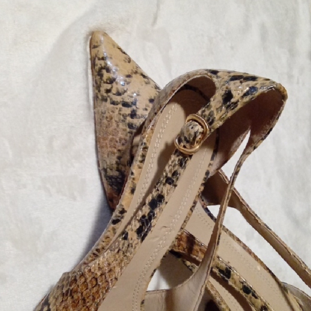 Ellen Tracy Beige Snakeskin Heels - Picture 3 of 11